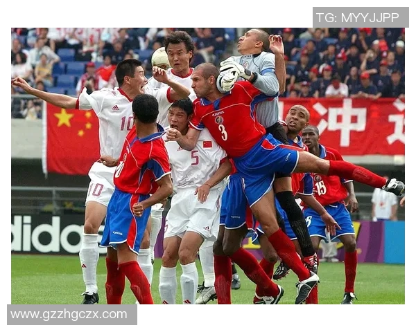 足球明星与顶级足球队的精彩瞬间展现与回顾