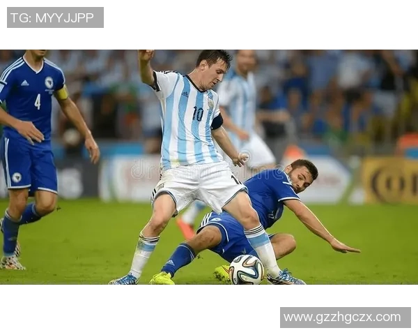 足球明星踢脚挑战视频揭秘他们的绝技与趣味瞬间尽在其中